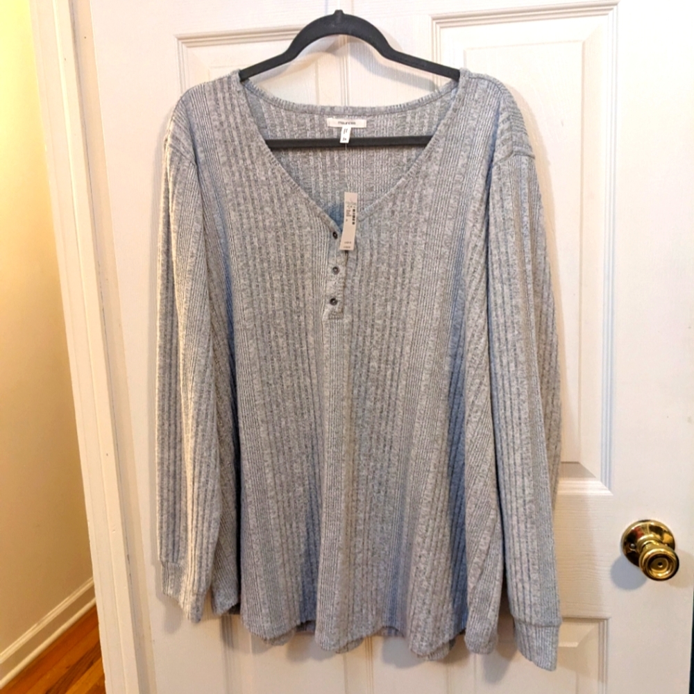 NWT - Maurice's Gray Women’s ribbed henley LS top sz3X